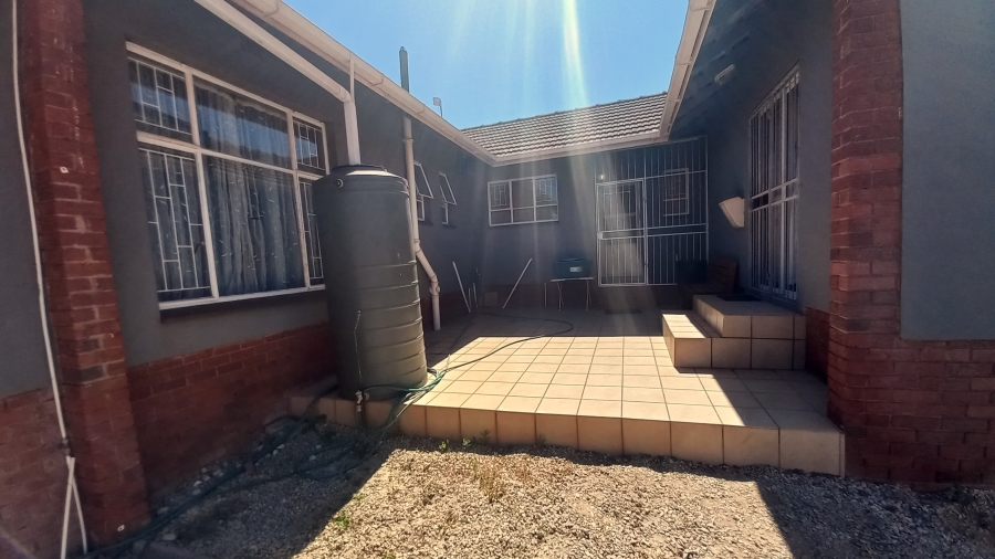3 Bedroom Property for Sale in Vredenburg Western Cape